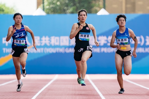 校園組: 女子200 米短跑比賽情況